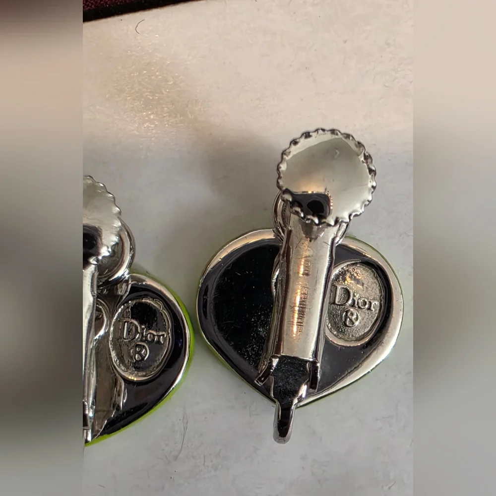 Green Heart 'CD' Stud Earrings - Picture 3 of 4